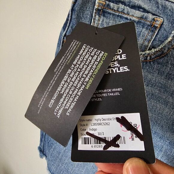 NWT SILVER JEANS HIGHLY DESIRABLE UNIVERSAL FIT HI RISE SHORT ECO FRIENDLY 30W - Picture 15 of 16